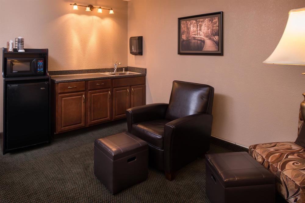 Ramada Plaza Rochester Airport מראה חיצוני תמונה
