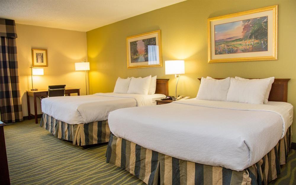 Ramada Plaza Rochester Airport מראה חיצוני תמונה