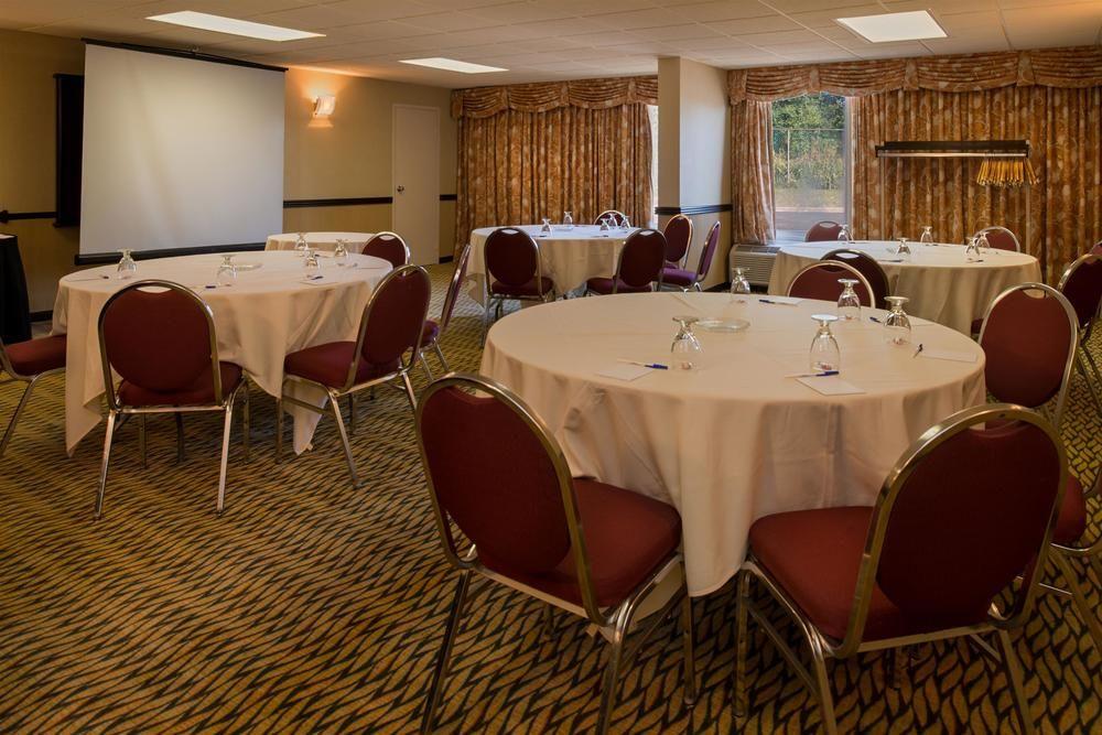 Ramada Plaza Rochester Airport מראה חיצוני תמונה