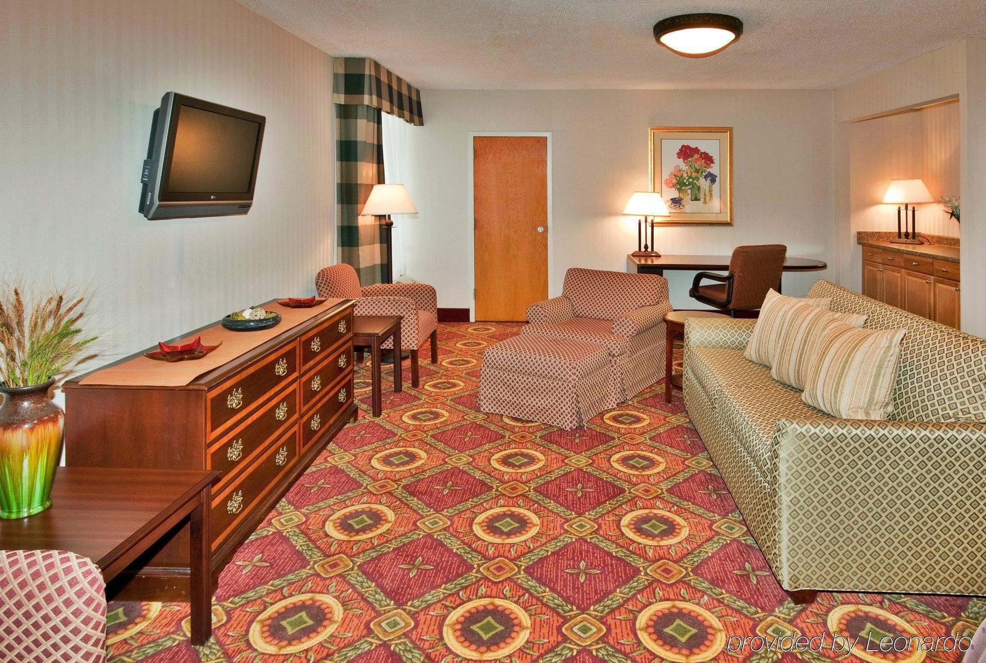 Ramada Plaza Rochester Airport מראה חיצוני תמונה