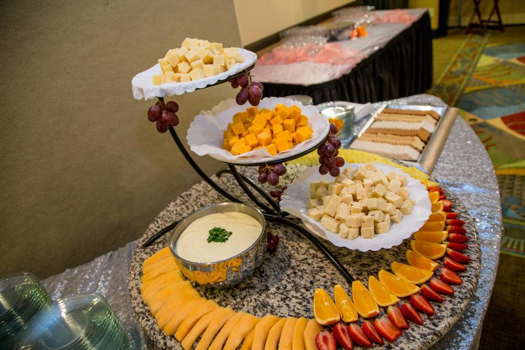 Ramada Plaza Rochester Airport מראה חיצוני תמונה
