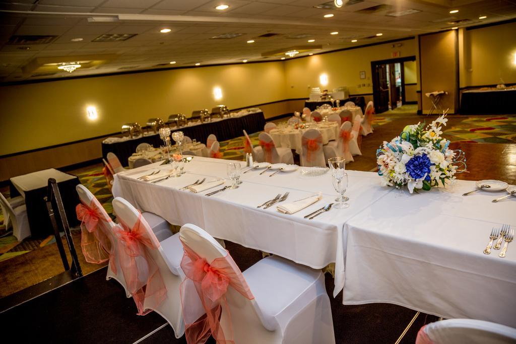 Ramada Plaza Rochester Airport מראה חיצוני תמונה