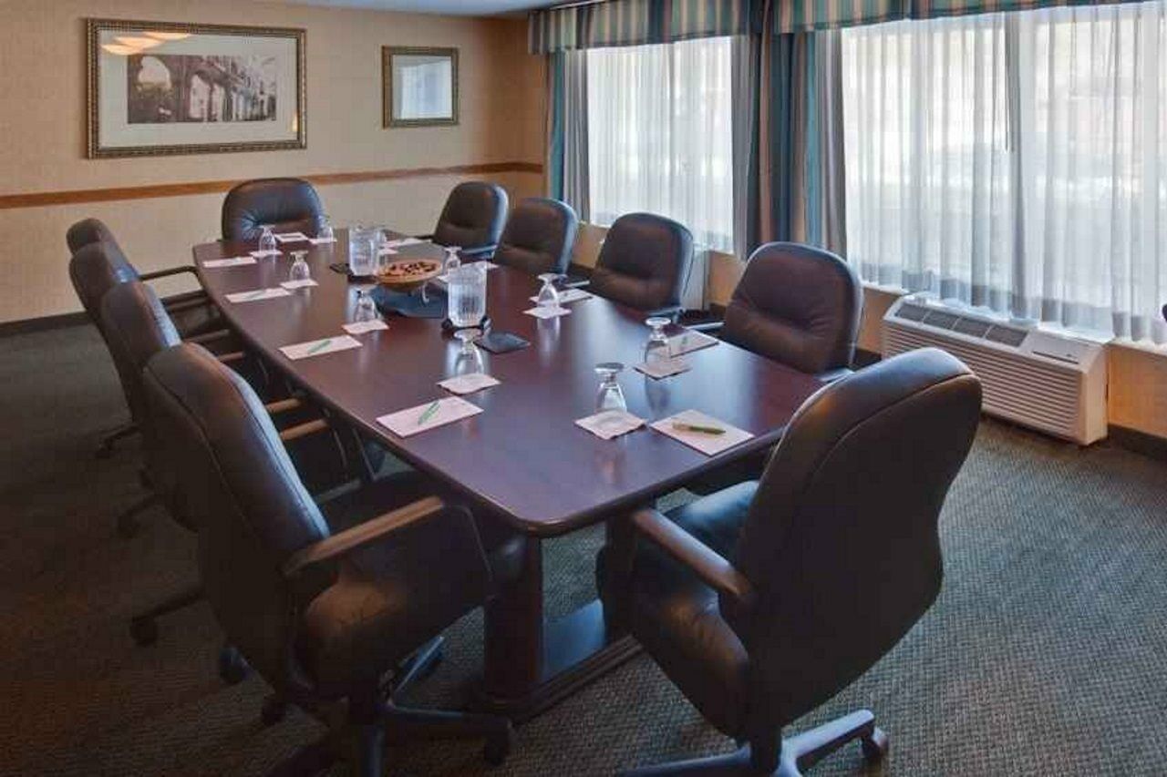 Ramada Plaza Rochester Airport מראה חיצוני תמונה